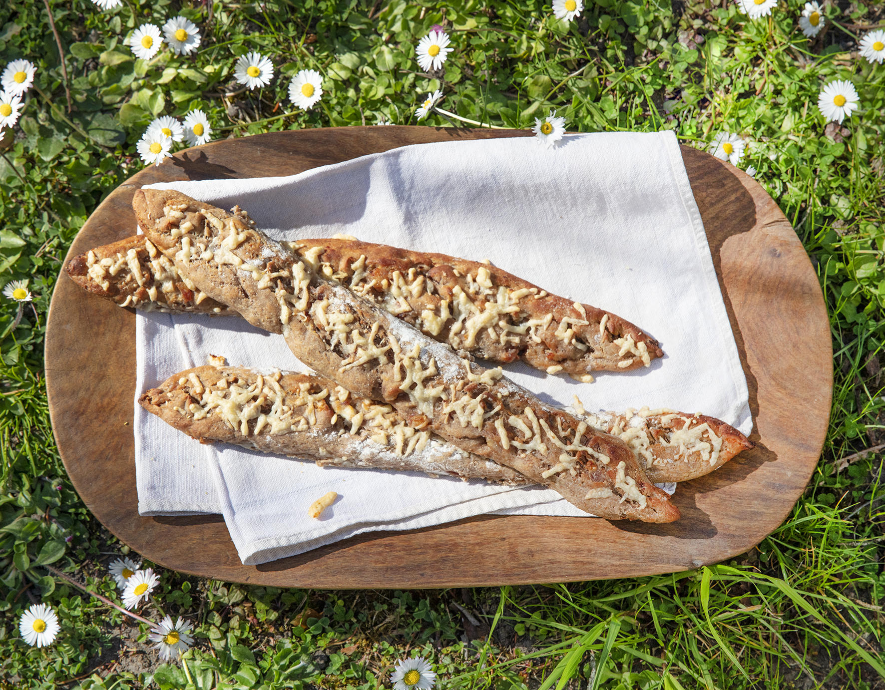 Ficelles aux lardons et fromage de brebis