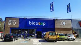 406-biocoop-caluire-montee-des-soldats-magasin-bio-devanture.webp