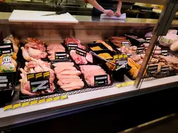 406-boucherie-et-charcuterie-a-la-coupe-2.webp